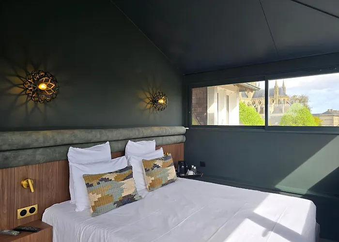 Le Castel Guesthouse